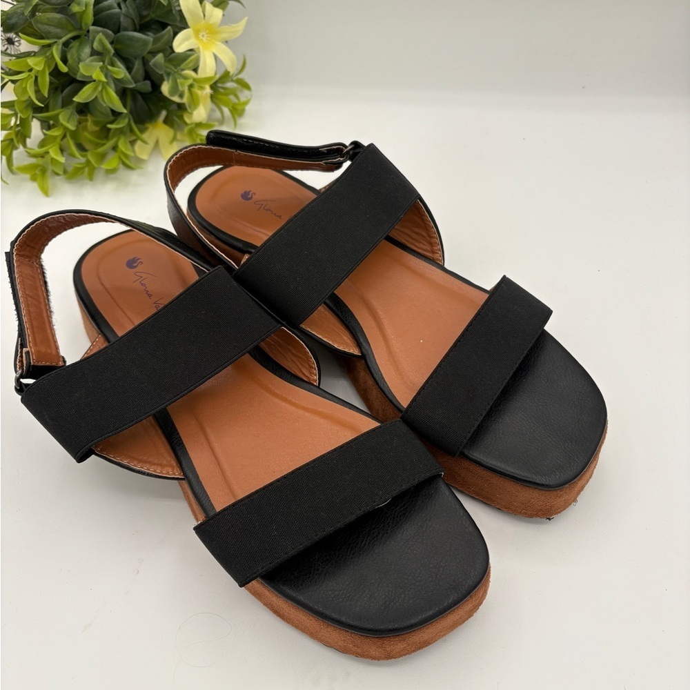 Gloria Vanderbilt Black Sandals Size 10